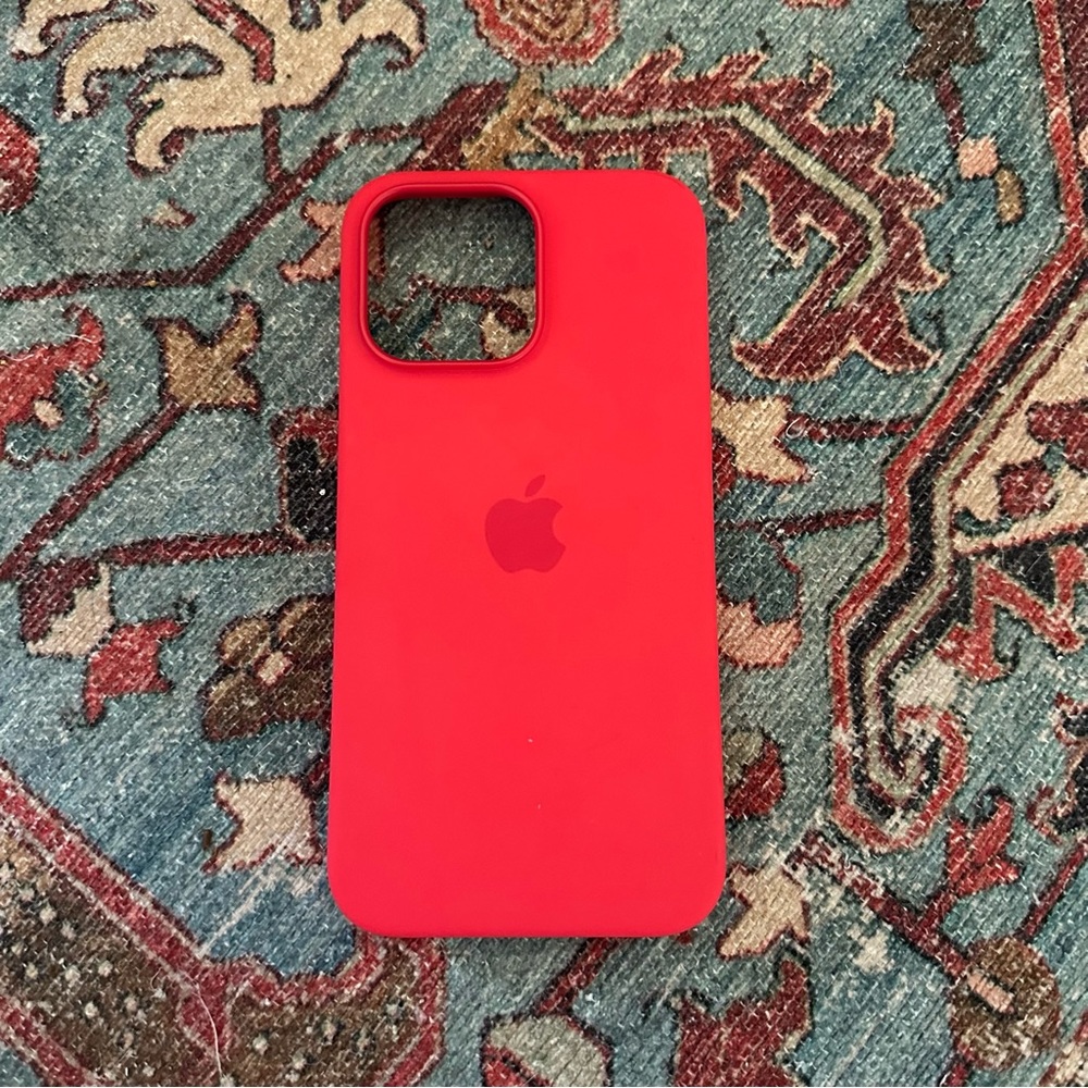 EUC RED MAGSAFE APPLE CASE iPhone 14 Pro Max